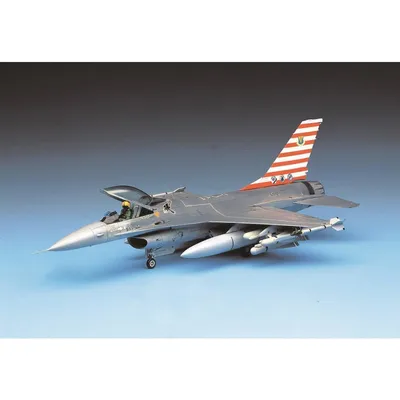 USAF F-16A 1/72 by Academy