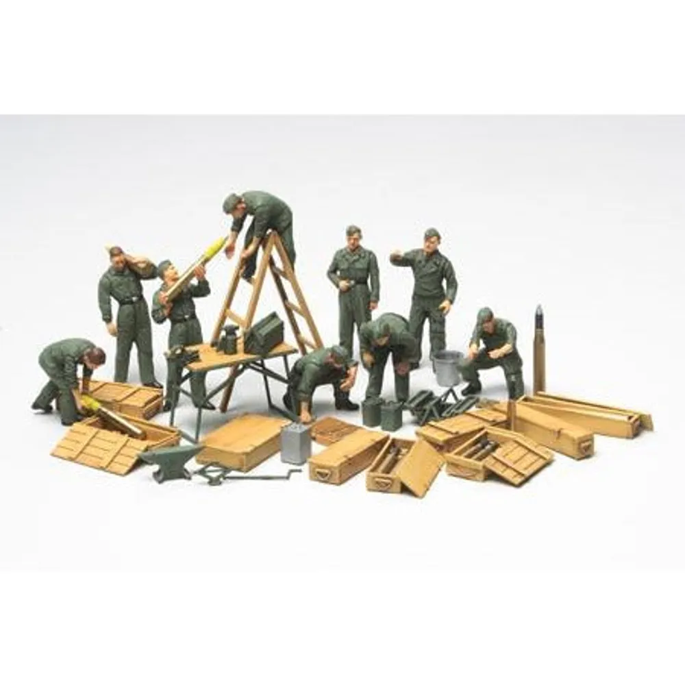 WWII German Tank Crew Field Maintenance Set #32547 1/48 Figure Kit by Tamiya