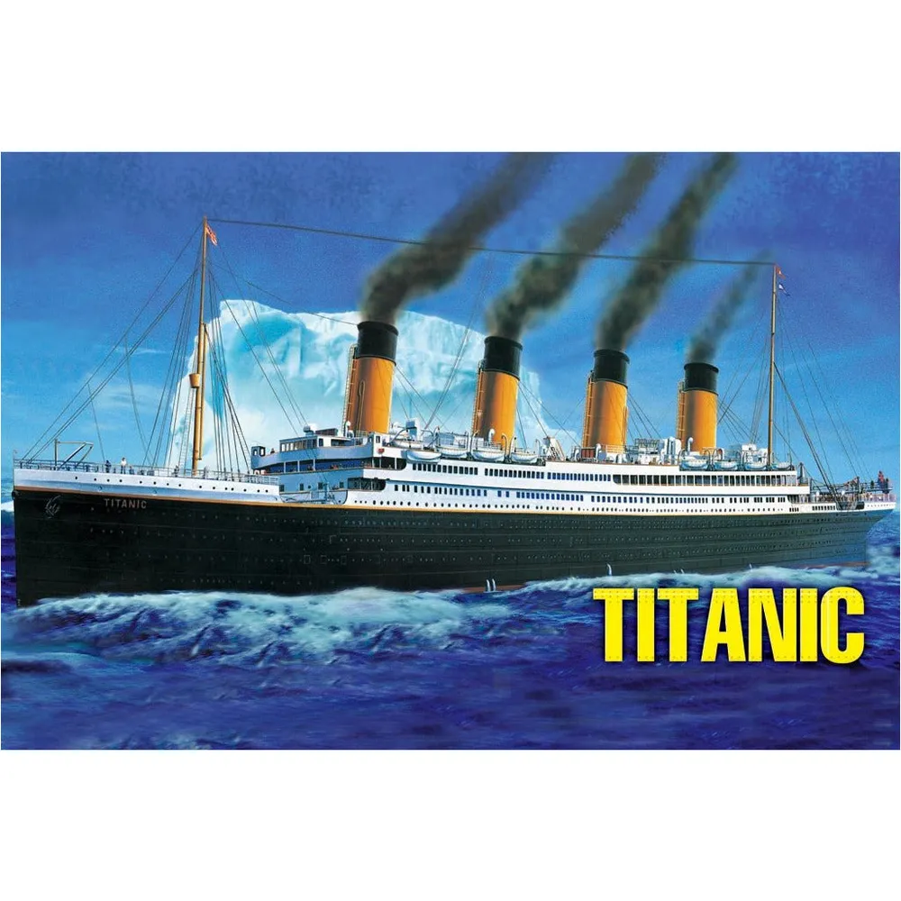 RMS Titanic 1/550 Model Ship Kit #81305 by Hobby Boss