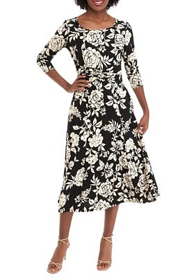 Women's 3/4 Sleeve Scoop Neck Fit and Flare Dress