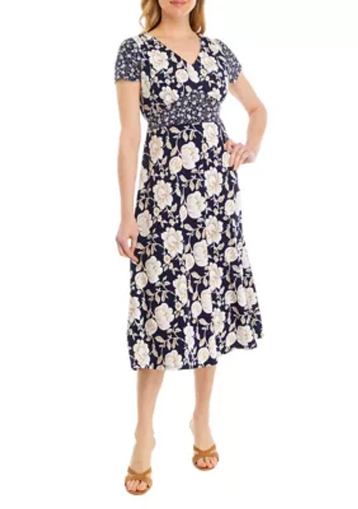 Women's Short Sleeve V-Neck Floral Print Fit and Flare Dress