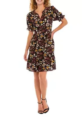 AGB Women's Short Sleeve Split Neck Tiered Printed Crepe Dress