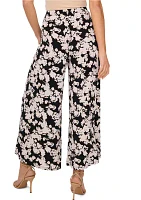 Women's Pull On Floral Cropped Pants