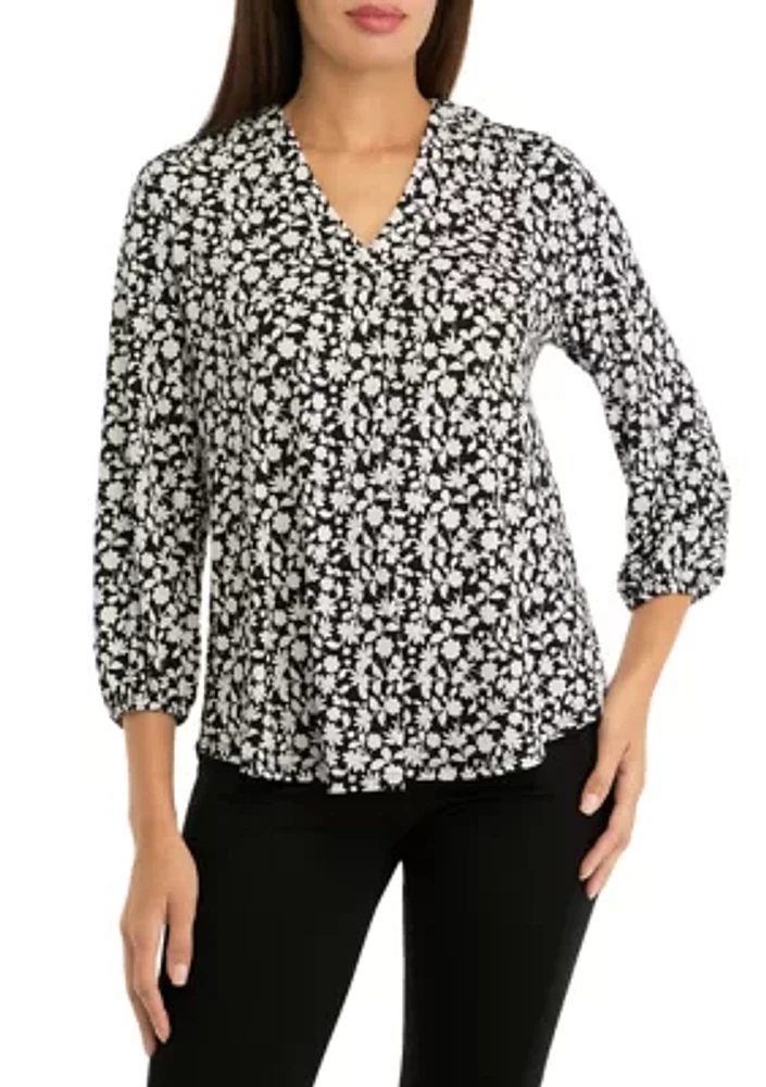 Women's 3/4 Sleeve V-Neck Top