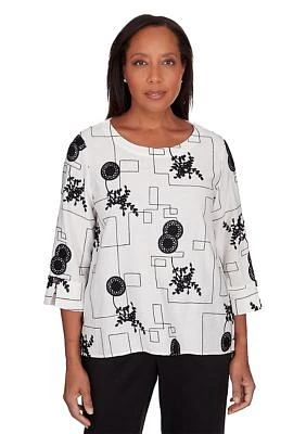 Petite Opposites Attract Geometric Top