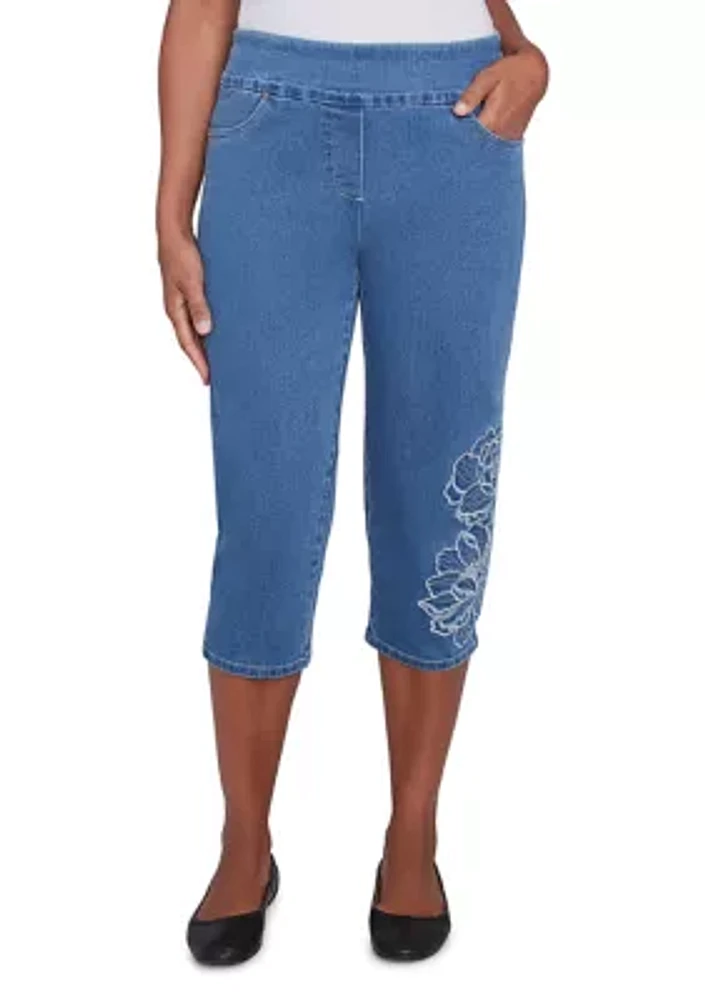 Women's Free Spirit Floral Applique Capri Pants