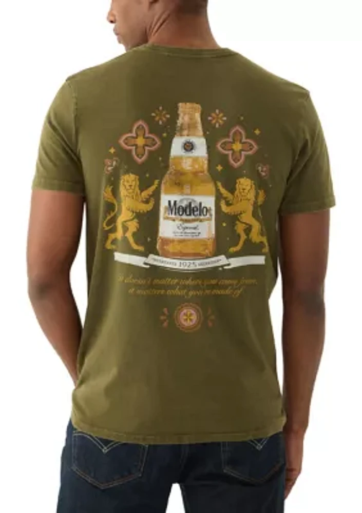 Modelo Bottle Graphic T-Shirt