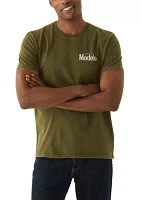 Modelo Bottle Graphic T-Shirt