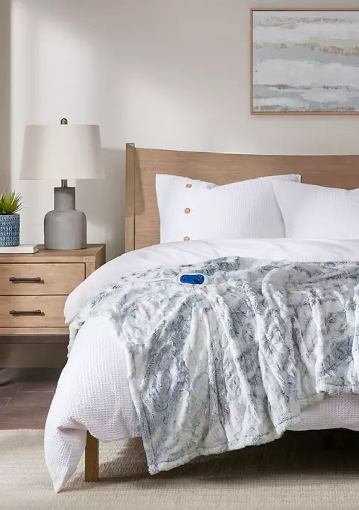 Belk Zuri Oversized Faux Fur Heated Throw | The Summit