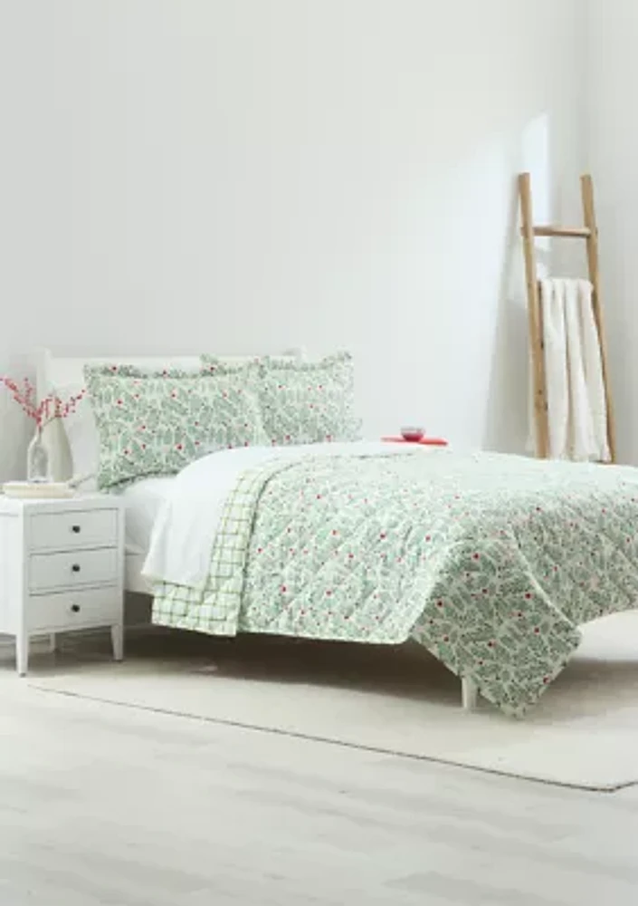 Holly Branch Quilt Set