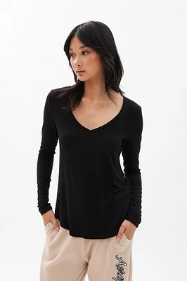 AERO Relaxed Long Sleeve V-Neck Tee