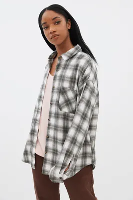 AERO Relaxed Plaid Button-Up Flannel Shirt