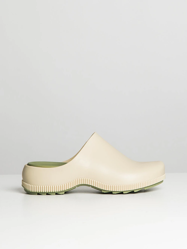 WOMENS COUGAR SVEN SLIP ON