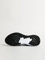 WOMENS NIKE REVOLUTION 7 RUNNING SHOE - BLACK/WHITE