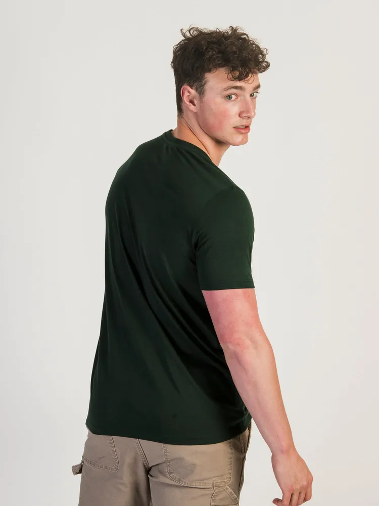 VICTOR CREWNECK TEE - FOREST GREEN