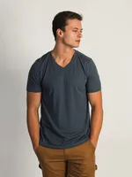 VICTOR V-NECK TEE