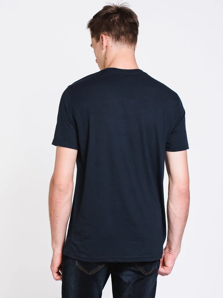 VICTOR V-NECK TEE