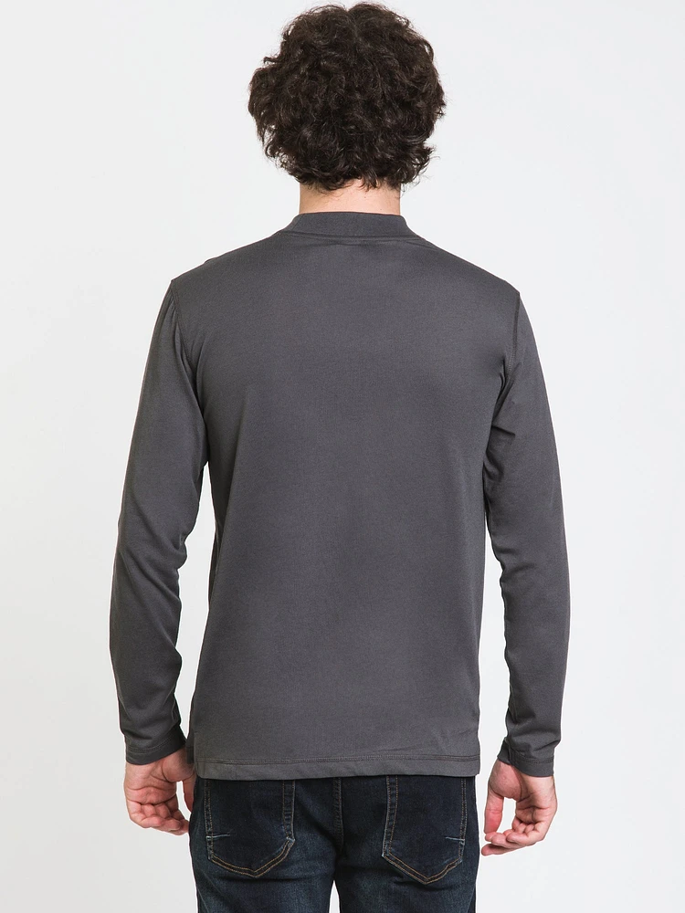 BOATHOUSE LONG SLEEVE MOCK NECK TEE