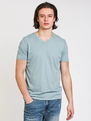 BOATHOUSE VICTOR V-NECK TEE