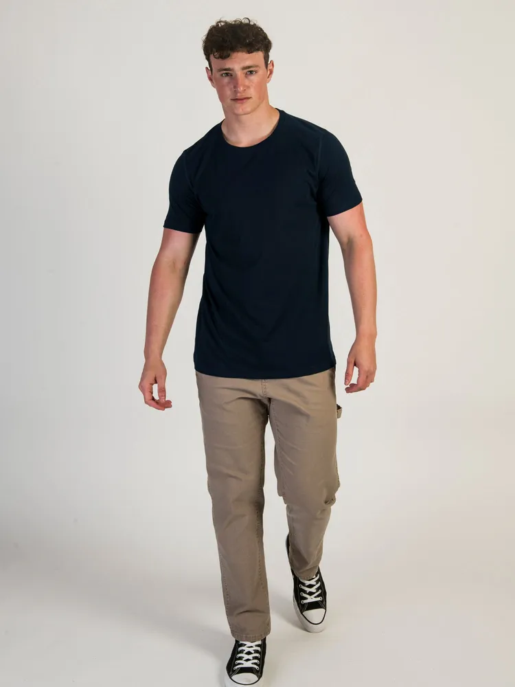 VICTOR CREWNECK TEE