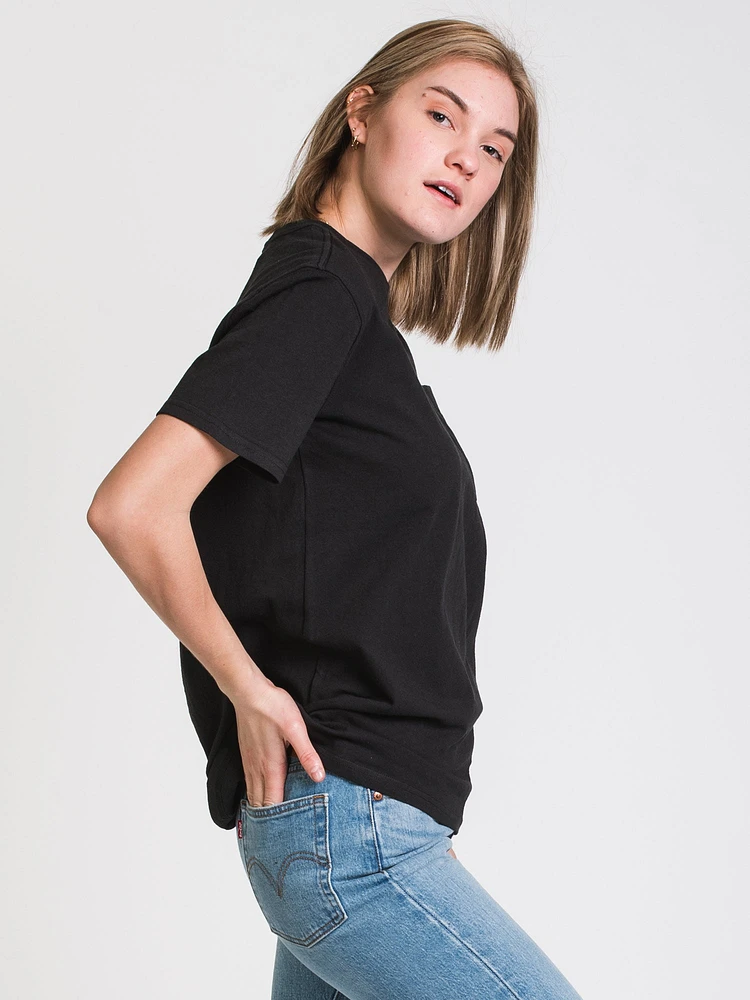 T-SHIRT À POCHES POUR FEMMES
