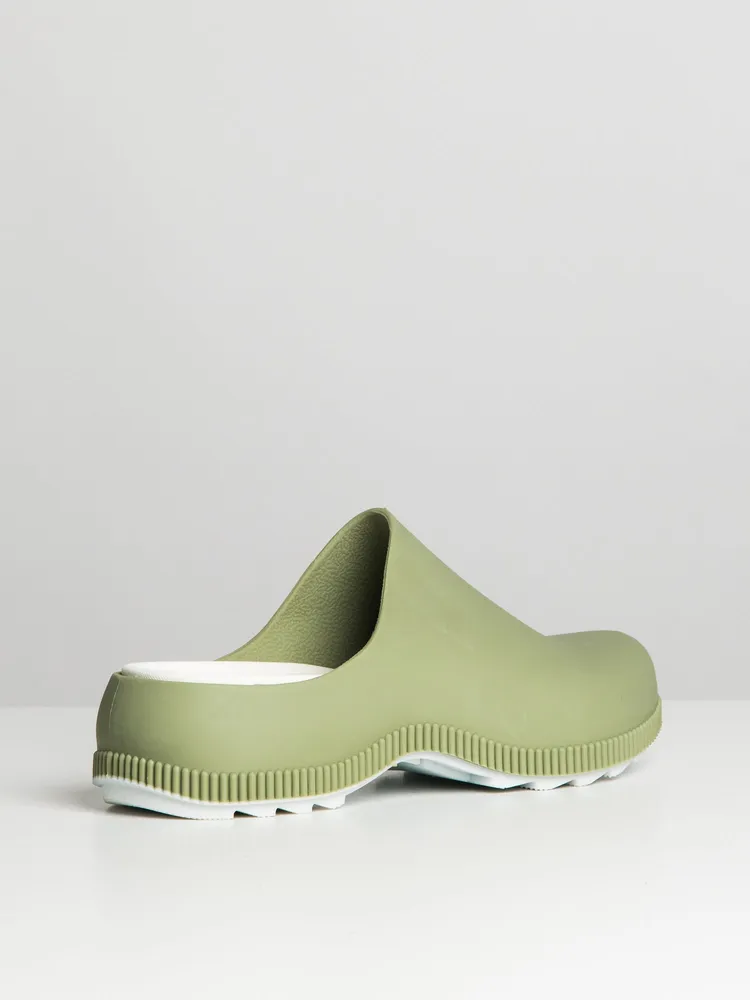 WOMENS COUGAR SVEN SLIP ON