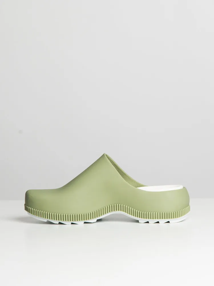 WOMENS COUGAR SVEN SLIP ON