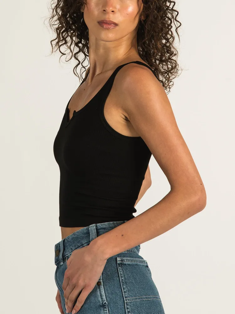 DYNAMIC RIB CENTER CUT CROP TANK