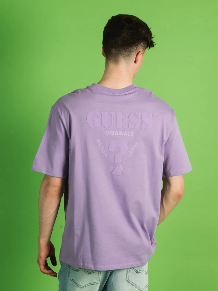 GUESS GO TRIANGLE LOGO T-SHIRT