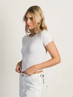 HARLOW RIBBED SEAMLESS TEE