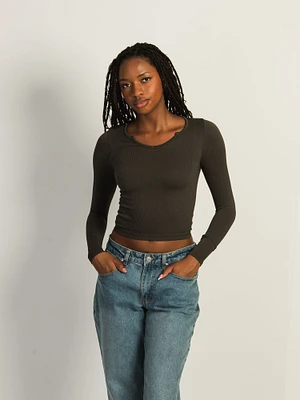 T-SHIRT À ENCOCHE HARLOW HARPER MANCHES LONGUES