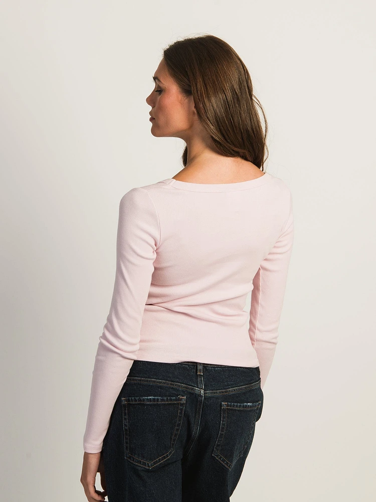 T-SHIRT HARLOW ESSENTIAL SCOOPNECK MANCHES LONGUES – ROSE CLAIR