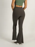 HARLOW RIBBED FLARE PANT
