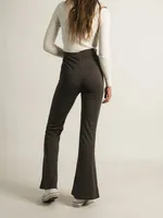 PANTALON FLARE À TAILLE HAUTE HARLOW