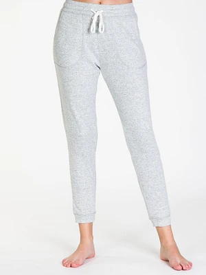 JOGGING EN PELUCHE OLIVE