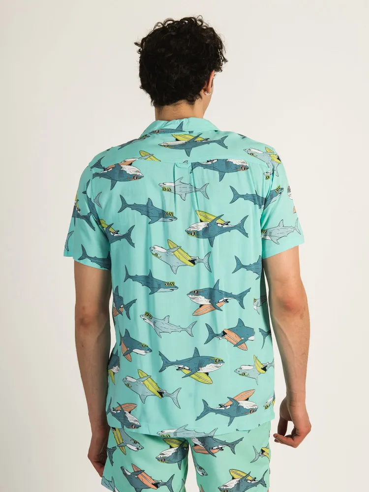 ISLAND HAZE SURFING SHARK WOVEN