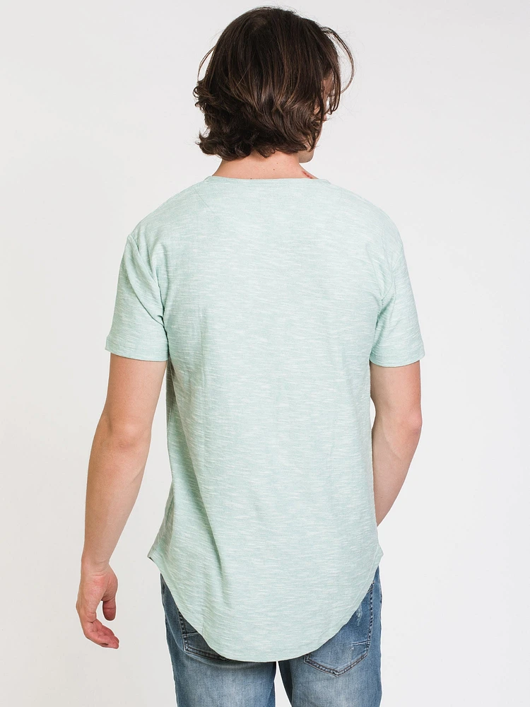 KOLBY TEXTURED LONGLINE TEE