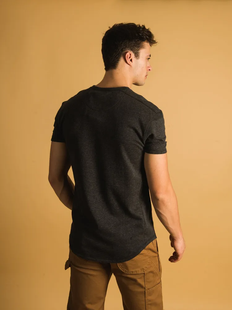 KOLBY HAL LONGLINE HENLEY - CLEARANCE