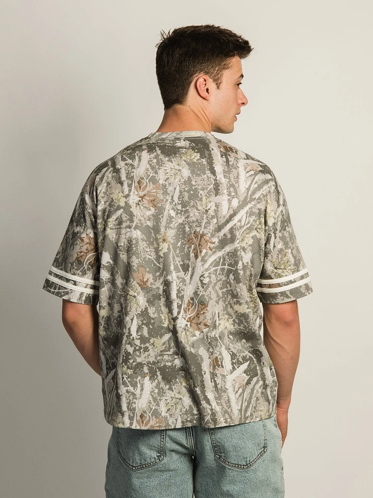 KOLBY FOOTBALL TEE - CAMOUFLAGE