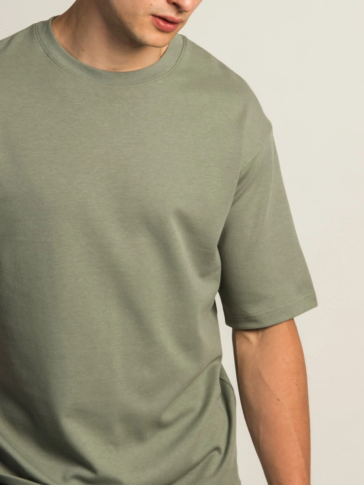 KOLBY BOXY FIT TEE - GREEN