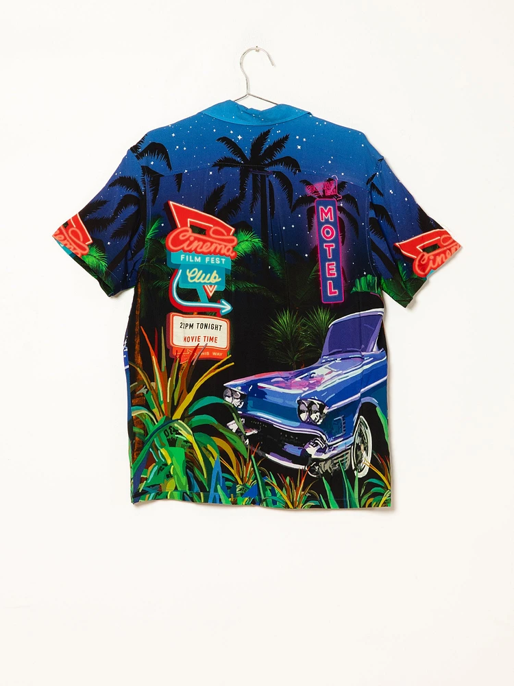 CHEMISE À MANCHES COURTES EN RAYONNE IMPRIMÉ GRAPHIQUE POUR HOMMES, AVEC BOUTONS