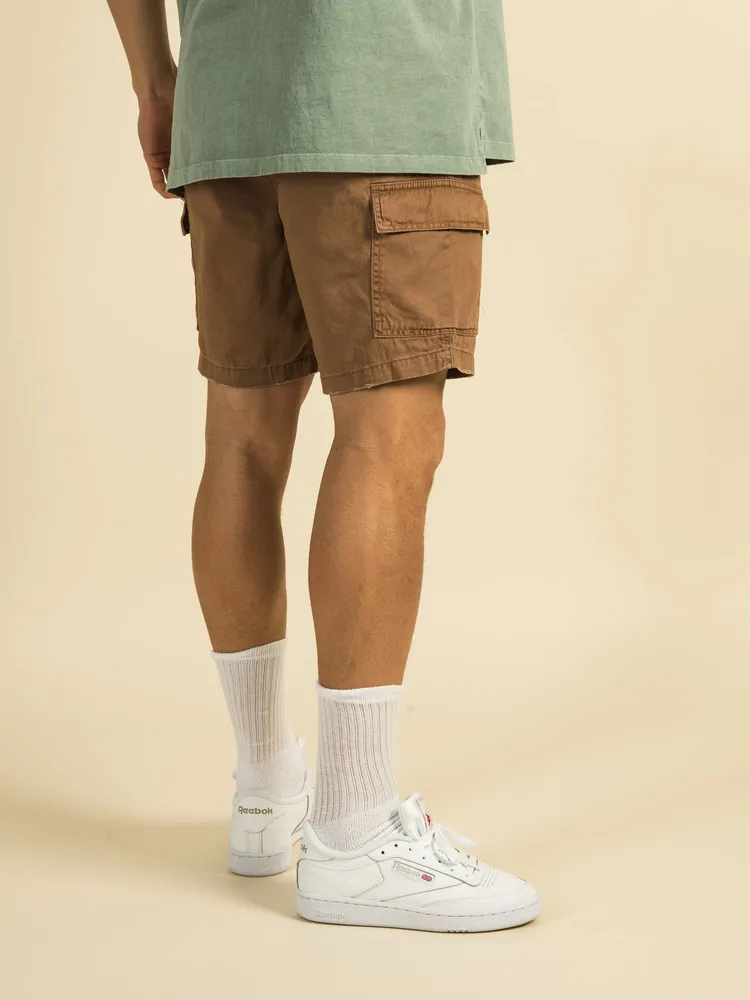 KOLBY BREAKS CARGO SHORT