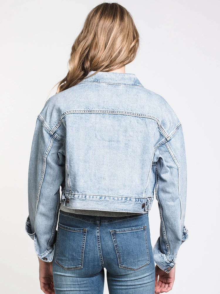 WOMENS CROP DAD TRUCKER JACKET - DENIM CLEARANCE