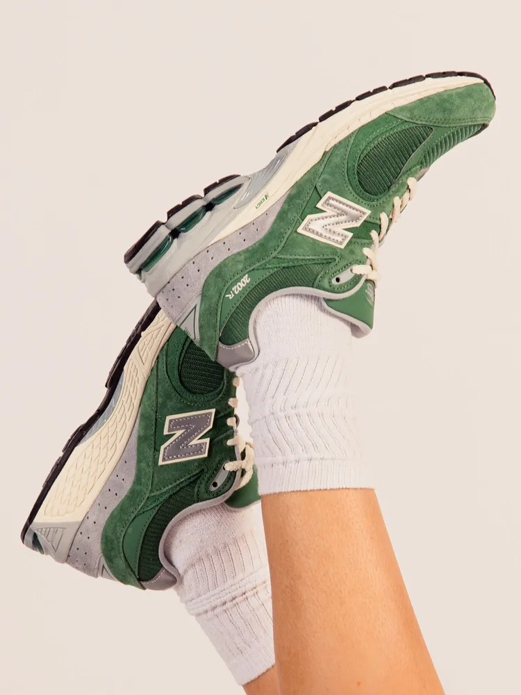 MENS NEW BALANCE THE 2002R - CLEARANCE