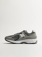 MENS NEW BALANCE 2002 SNEAKER