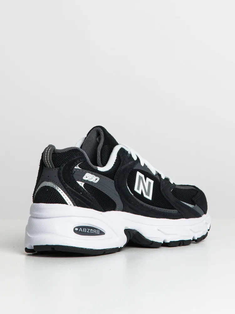 WOMENS NEW BALANCE THE 530