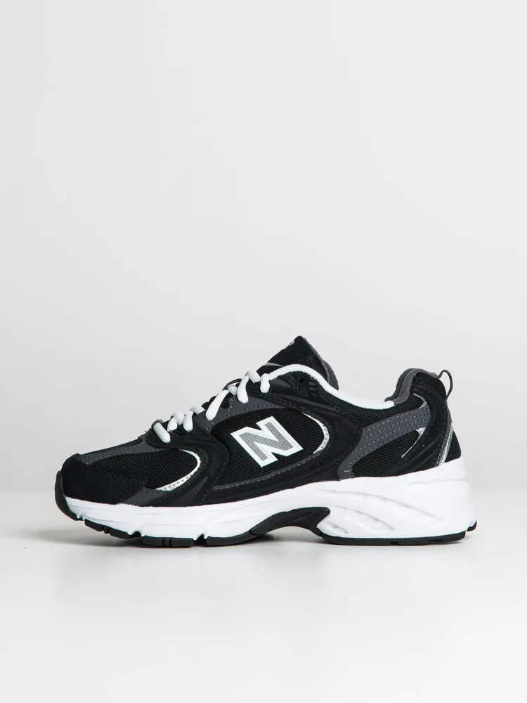 WOMENS NEW BALANCE THE 530