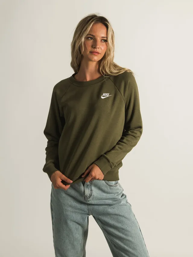 NIKE ESSENTIALS CREWNECK - CLEARANCE