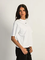 NIKE ESSENTIALS BOXY TEE