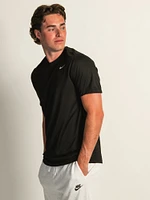 NIKE FITNESS T-SHIRT - BLACK